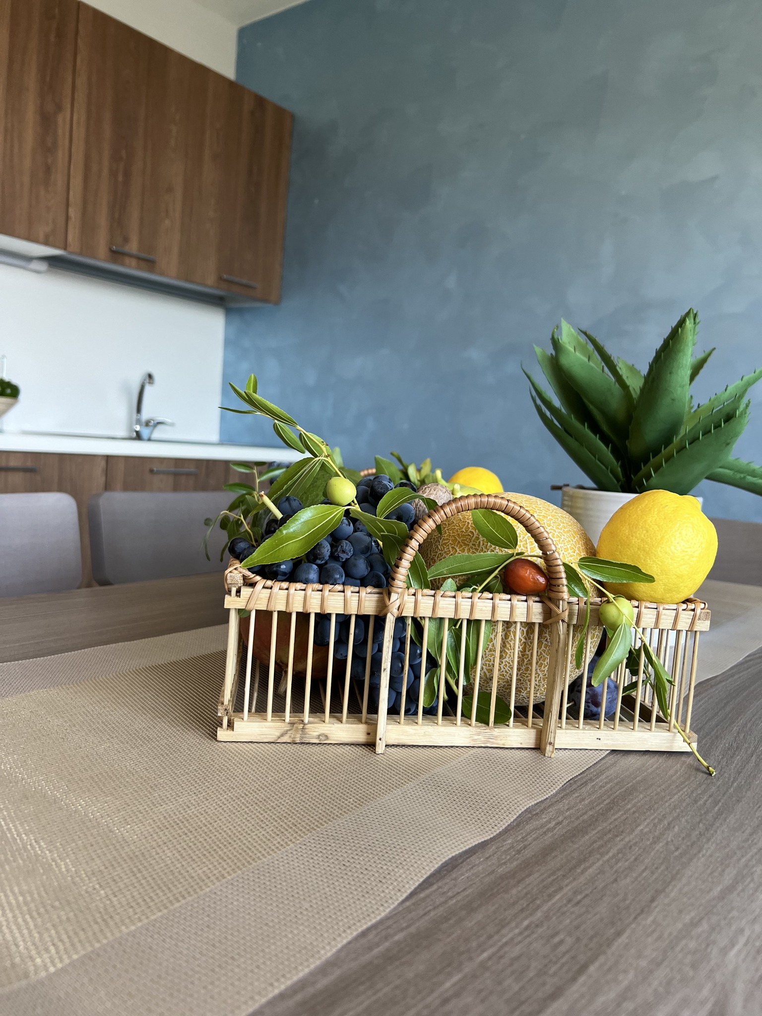 KITCHENETTE (ČAJNA KUHINJA)
