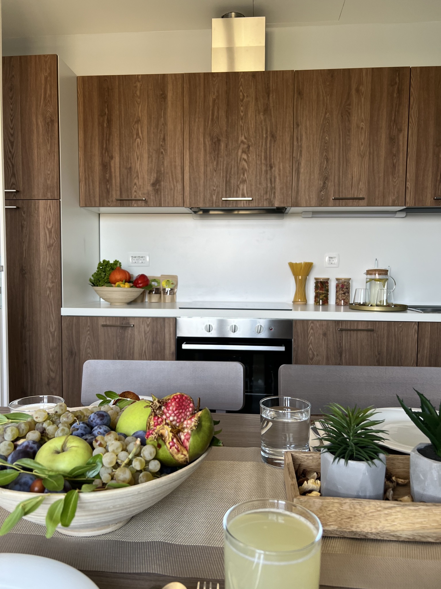 KITCHENETTE (ČAJNA KUHINJA)