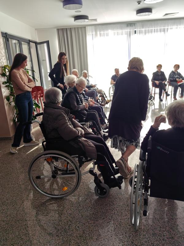 Božićna Sveta Misa i Ispovijed u Domu za Starije osobe PIO uz Don Josipa  Periša iz Župe Kučiće